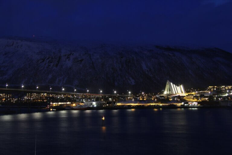 blue_dark_night_view_romantic_beautiful_amazing_cathedral-824451.jpg!d